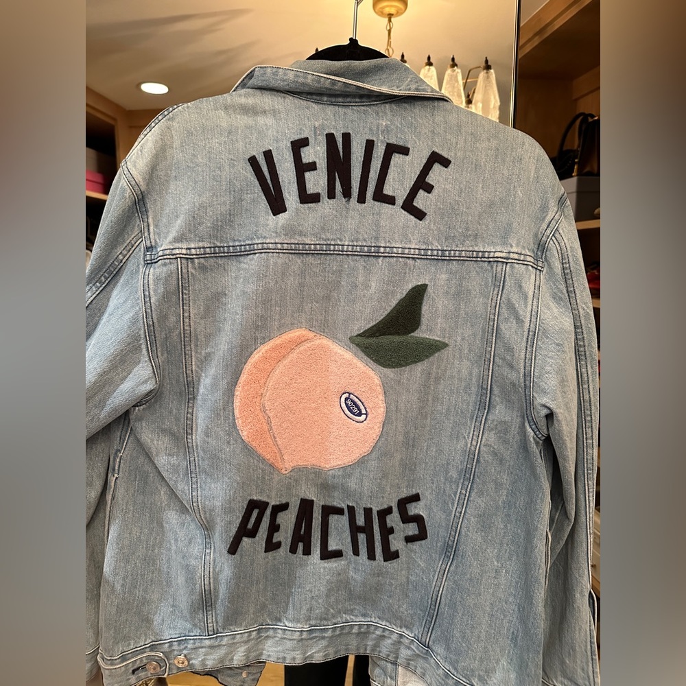 ETRE CECILE denim jacket embroidered “Venice peaches”